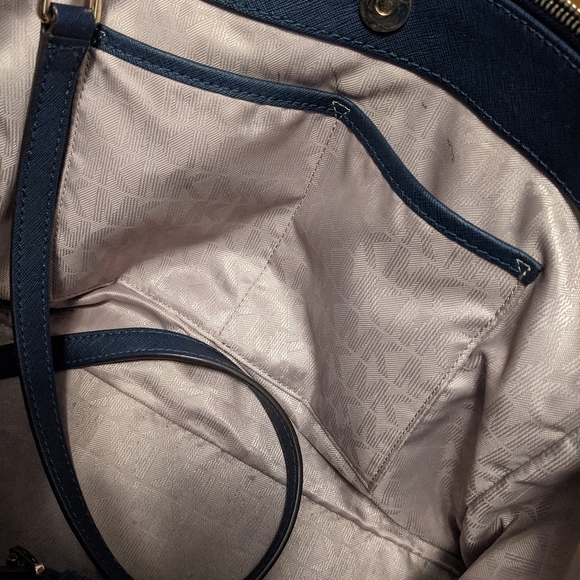 Michael Kors Bag - Picture 2 of 6